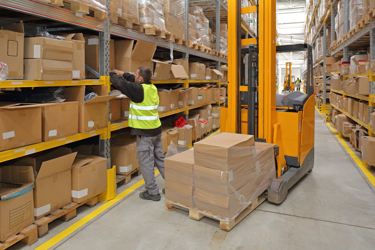 Order fulfillment in a shipping and receiving warehouse specializing in 3PL logistics and supply chain management