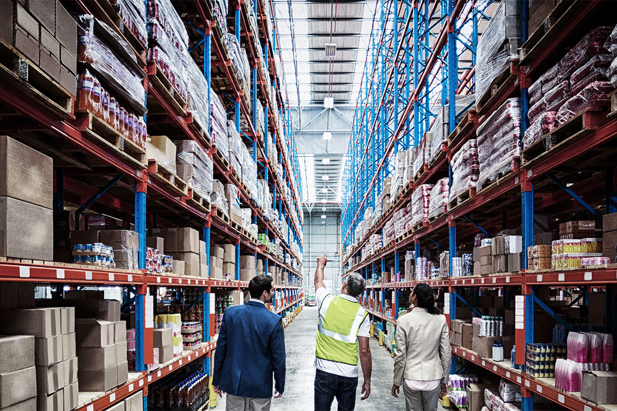 internal-warehouse-vs-3PL-fulfillment-services-choosing-the-right-solution-for-your-business.jpg